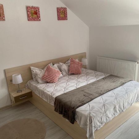 Rebeca Apartament ลูโกจ ภายนอก รูปภาพ