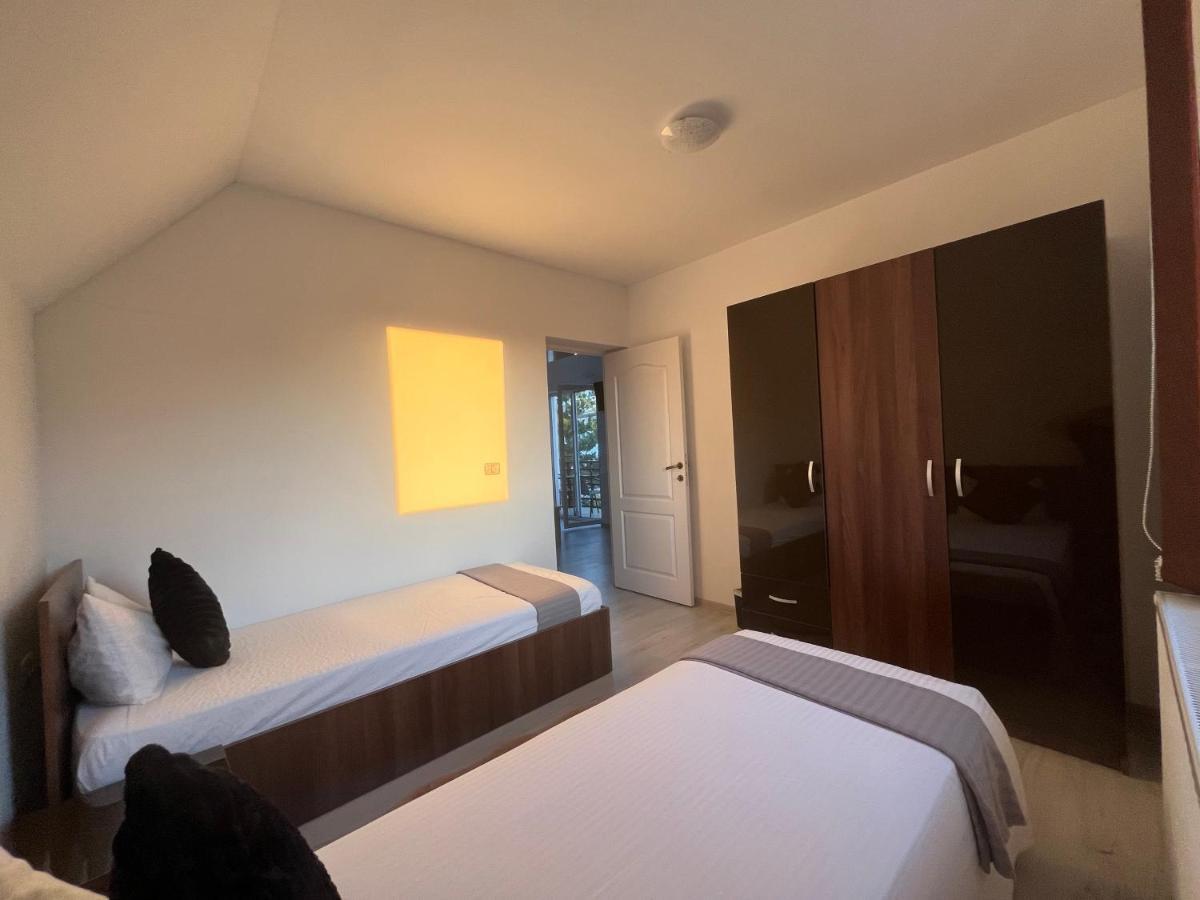 Rebeca Apartament ลูโกจ ภายนอก รูปภาพ
