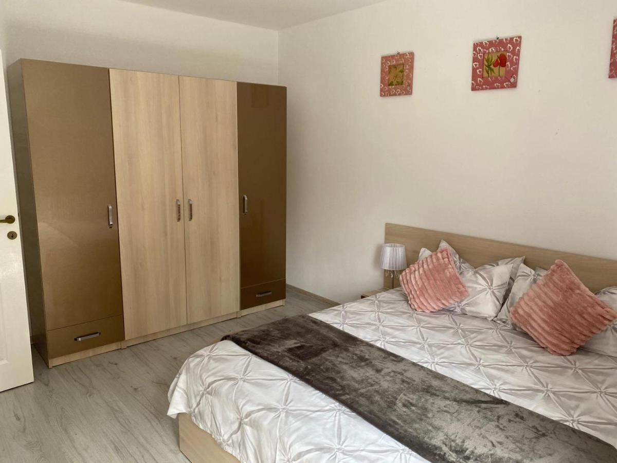 Rebeca Apartament ลูโกจ ภายนอก รูปภาพ