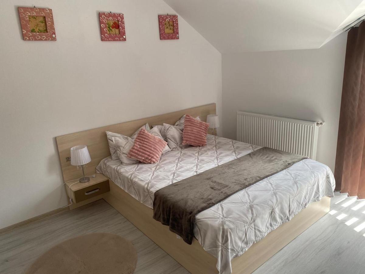 Rebeca Apartament ลูโกจ ภายนอก รูปภาพ